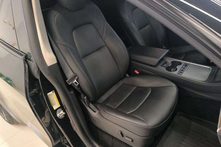 特斯拉 Model Y 2021款 标准续航后驱版局部细节41