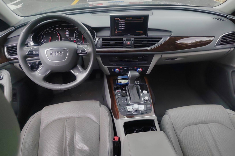 奥迪A6L 2012款 35 FSI 舒适型中控内饰7002
