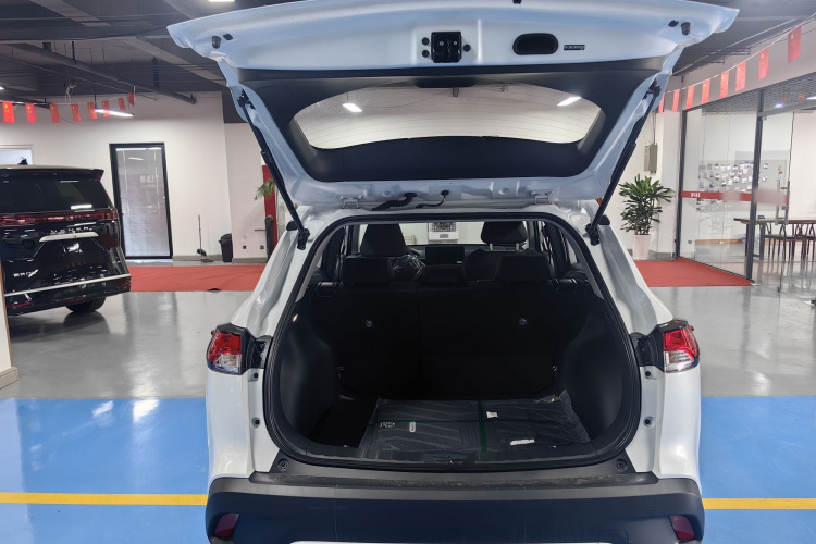 丰田 卡罗拉锐放 2024款 2.0L 先锋版中控内饰7004