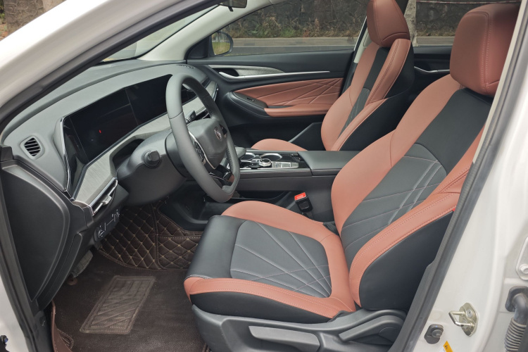 长安 逸动 2023款 畅享版 PLUS 蓝鲸NE 1.4T GDI DCT尊贵版中控内饰7002