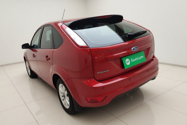 福特 福克斯 2013款 两厢经典 1.8L 手动基本型车身外观5