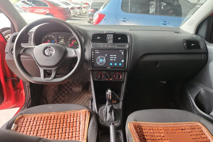 大众 Polo 2016款 1.4L 自动风尚型中控内饰12