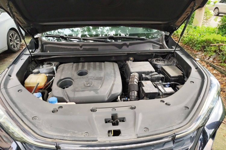 长安CS75 PLUS 2022款 1.5T 自动尊贵型机舱底盘24