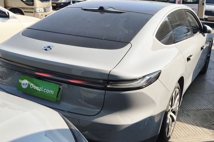 蔚来ET7 2022款 100kWh 首发版车身外观7