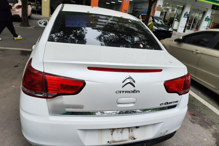 雪铁龙 世嘉 2014款 VTS版 1.6L 自动品尚型车身外观6