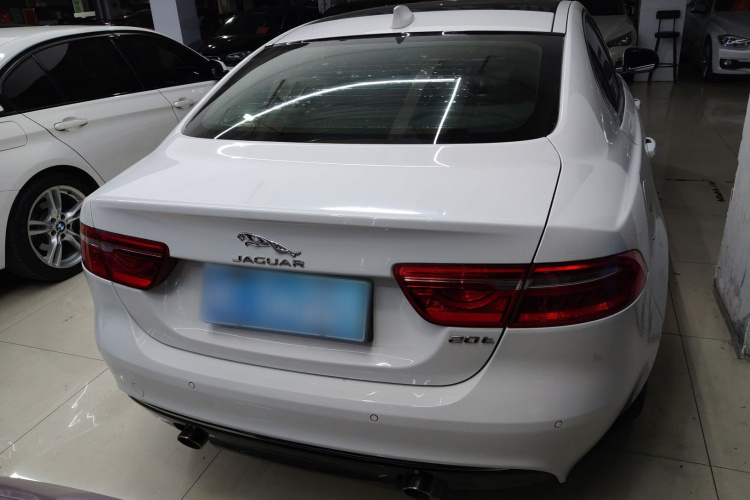 捷豹XEL 2018款 2.0T 200PS 精英版车身外观6