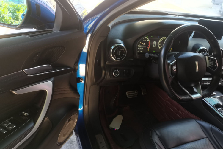 魏牌 VV7 2017款 2.0T 旗舰型中控内饰7003