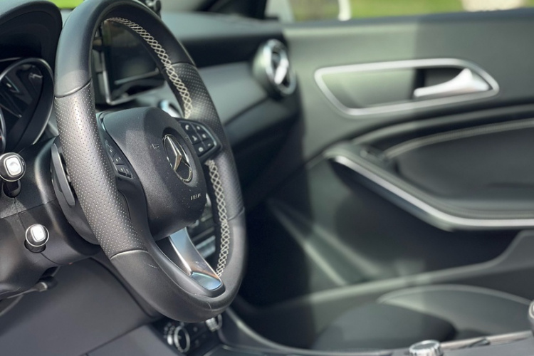 奔驰CLA 2016款 改款 CLA 200 时尚型中控内饰7004