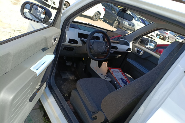 吉利银河 2023款 熊猫mini 200km 耐力熊中控内饰20