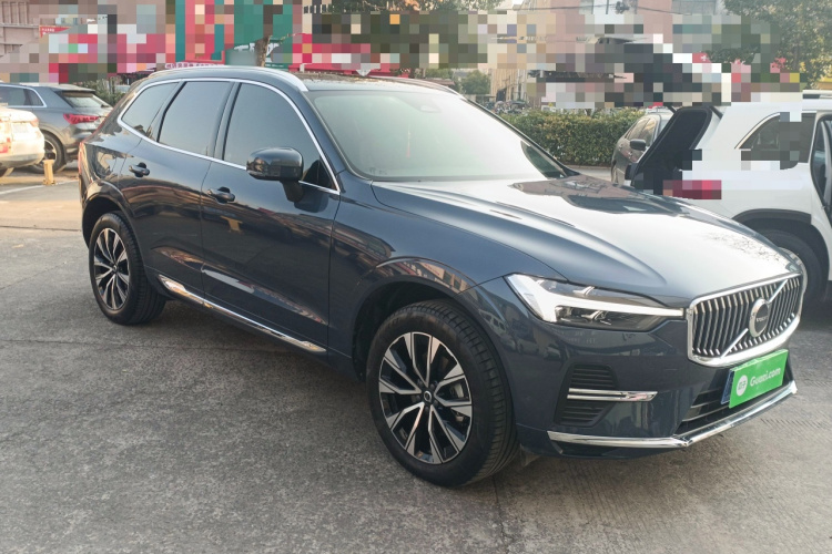 沃尔沃XC60 2023款 B5 四驱智远豪华版车身外观3