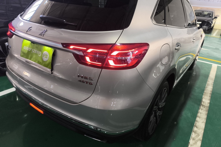 红旗HS5 2022款 改款 2.0T 智联旗享四驱版车身外观9