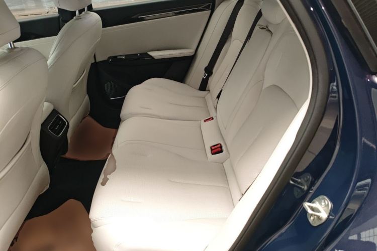 吉利银河 银河L6 2023款 125km 星舰中控内饰21