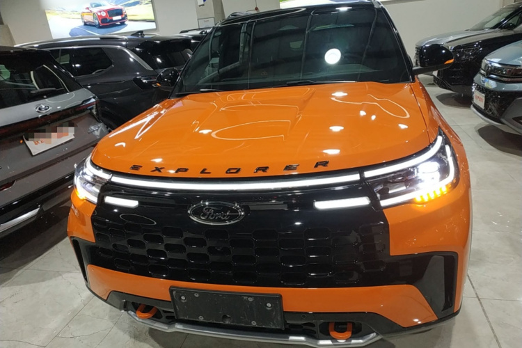 福特 探险者 2024款 2.3T EcoBoost 昆仑巅峰版 7座车身外观2