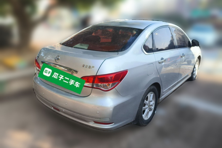 日产 轩逸 2012款 经典 1.6XE 自动舒适版车身外观7