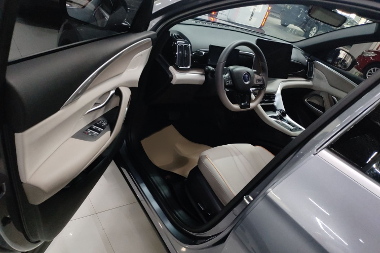 比亚迪 宋Pro新能源 2023款 冠军版 DM-i 110KM卓越型中控内饰7002