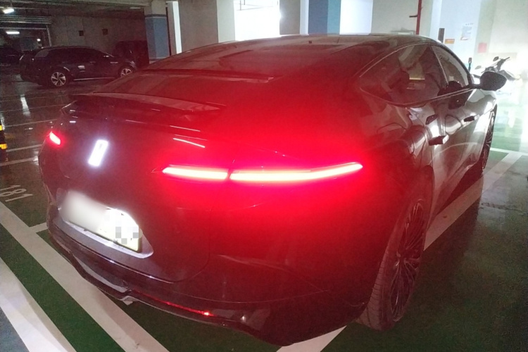 阿维塔12 2025款 Ultra增程版车身外观6005