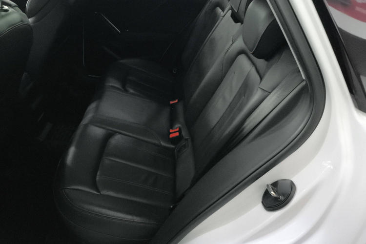 奥迪Q2L 2022款 35 TFSI 进取动感型中控内饰21