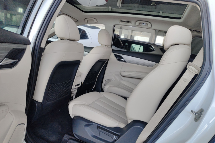 比亚迪 宋MAX新能源 2019款 DM 1.5T 智联致耀型 6座 国VI中控内饰7004