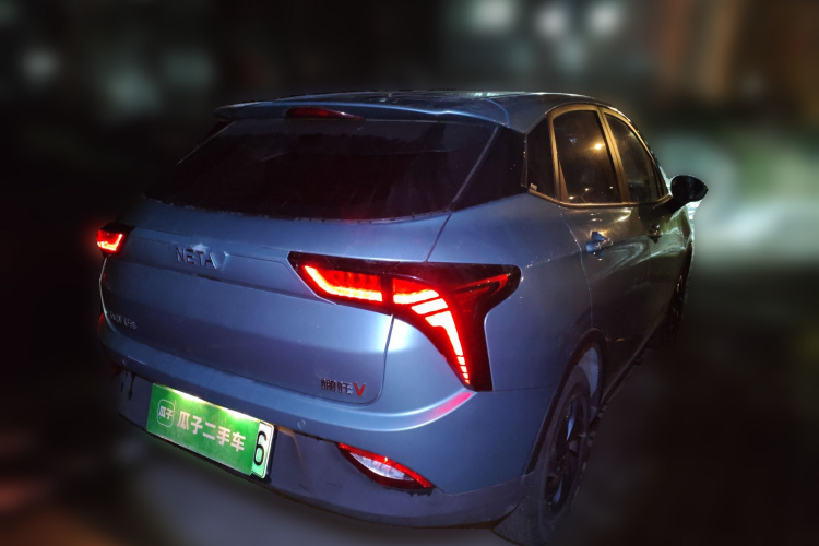 哪吒汽车 哪吒V 2021款 长续航娱乐版车身外观7