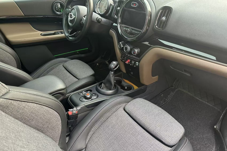 MINI Countryman 2018款 1.5T COOPER ALL4 经典派中控内饰7005