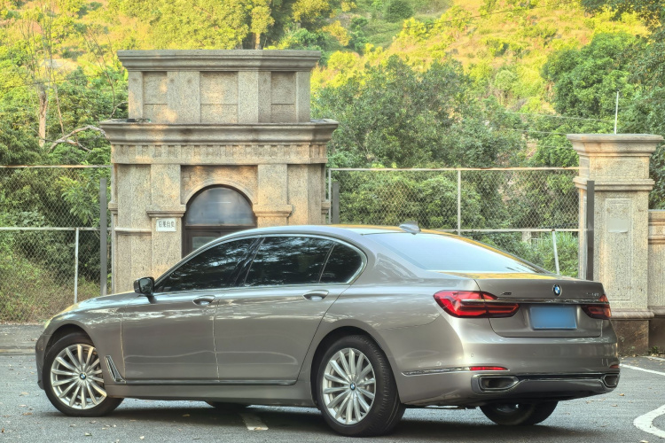宝马7系 2017款 740Li xDrive 豪华型车身外观6003