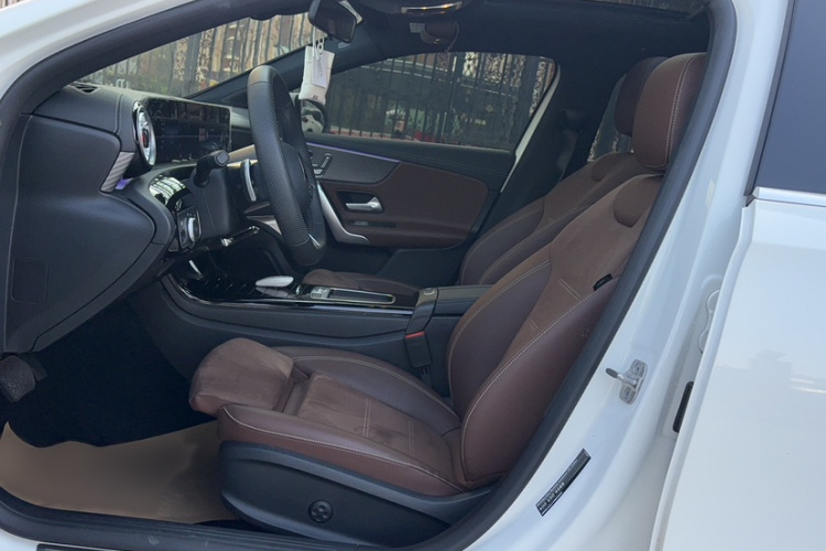 奔驰A级 2025款 A 200 L 时尚型局部细节19