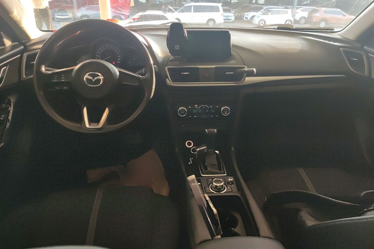 马自达3 昂克赛拉 2017款 三厢 1.5L 自动豪华型 国V中控内饰12