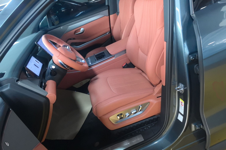 比亚迪 唐L 2025款 DM 200KM四驱激光雷达旗舰型中控内饰19