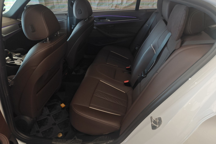 宝马5系 2021款 改款 530Li 领先型 M运动套装中控内饰7004