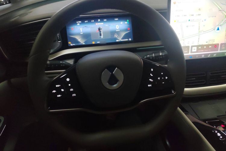 腾势D9 2022款 DM-i 970 四驱旗舰型中控内饰13