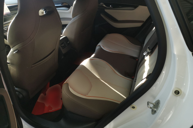 比亚迪 秦PLUS 2023款 冠军版 DM-i 120KM领先型中控内饰21