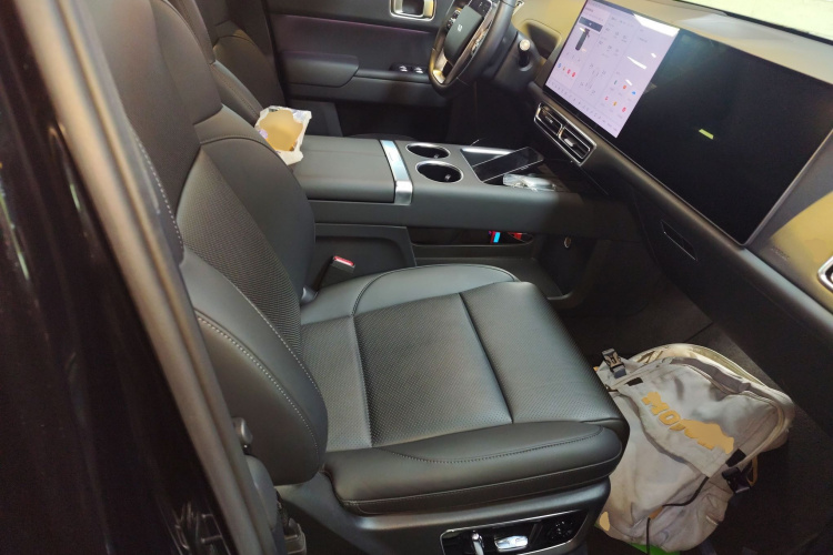 理想汽车 理想L8 2024款 Pro局部细节41