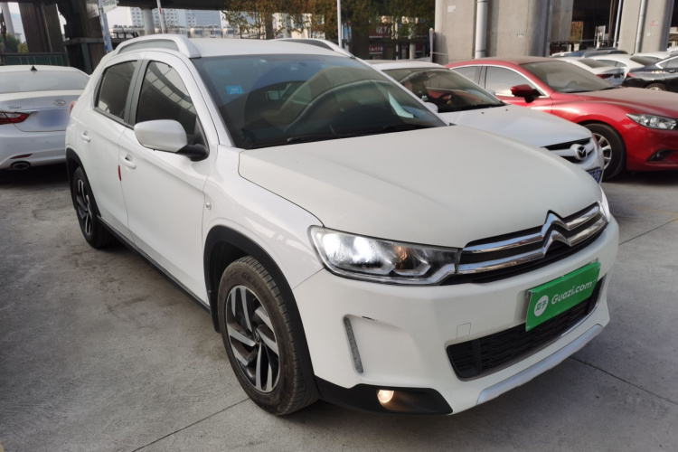 雪铁龙C3-XR 2018款 1.6L 自动先锋型车身外观3