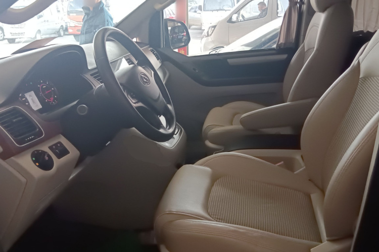 上汽大通MAXUS 大通G10 2016款 1.9T 自动精英版 柴油 国V局部细节19