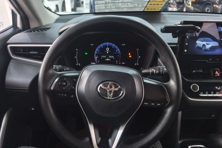 丰田 锋兰达 2023款 2.0L CVT精英版中控内饰7004