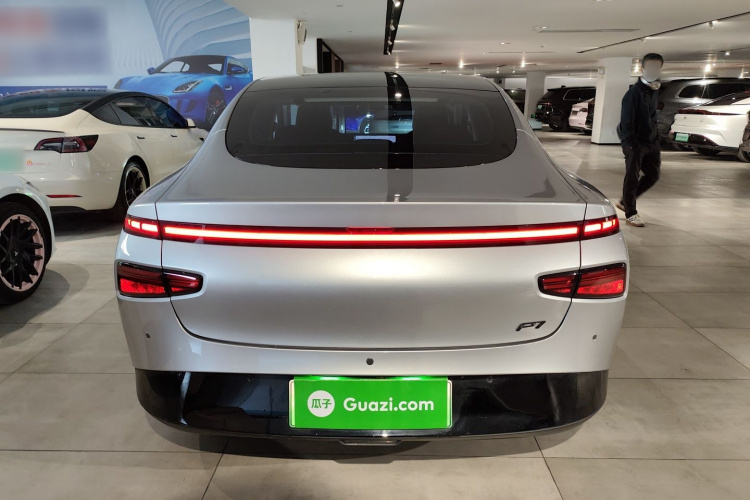 小鹏P7 2023款 P7i 702 Pro车身外观6