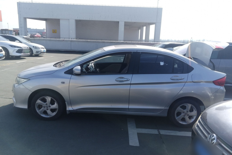 本田 锋范 2015款 1.5L 手动豪华版车身外观4