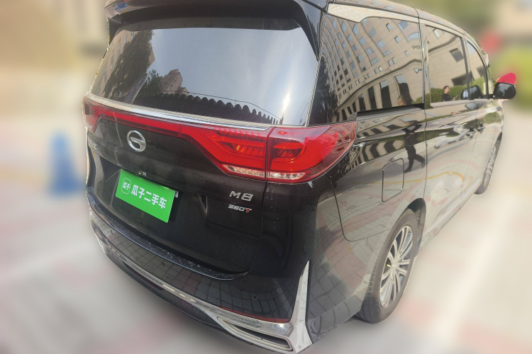 广汽传祺 传祺M8 2023款 领秀系列 390T 尊贵版车身外观7