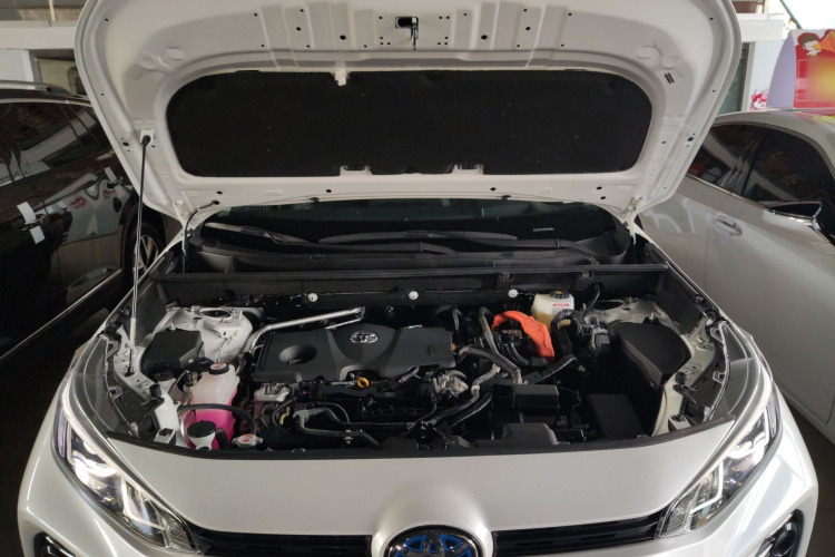 丰田 威兰达 2023款 双擎 2.5L E-CVT四驱尊贵版机舱底盘24
