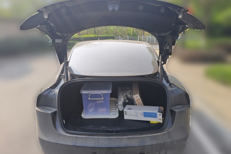 特斯拉 Model 3 2025款 改款 长续航后轮驱动版中控内饰23