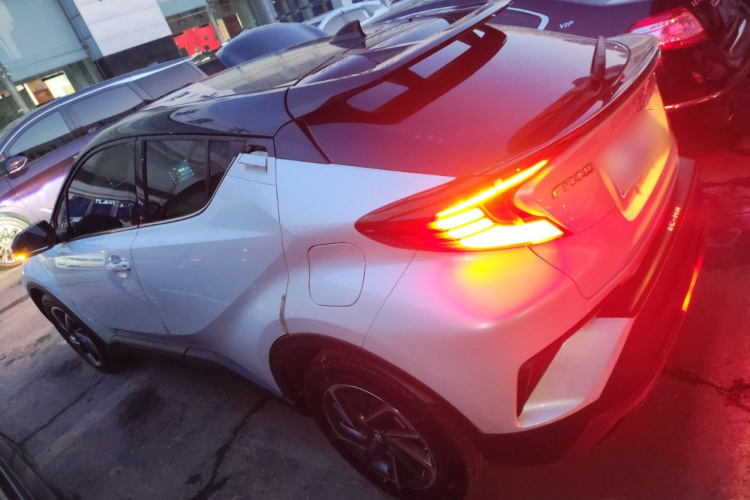 丰田C-HR 2021款 2.0L 豪华版车身外观6003