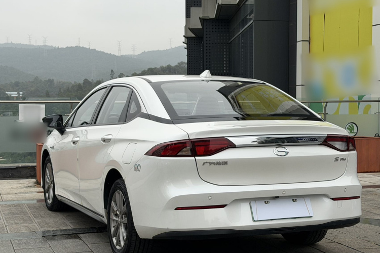 埃安 AION S 2022款 炫 580 Pio 60kWh车身外观6010