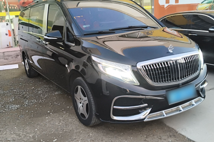 奔驰 威霆 2021款 2.0T 精英版 7座车身外观3