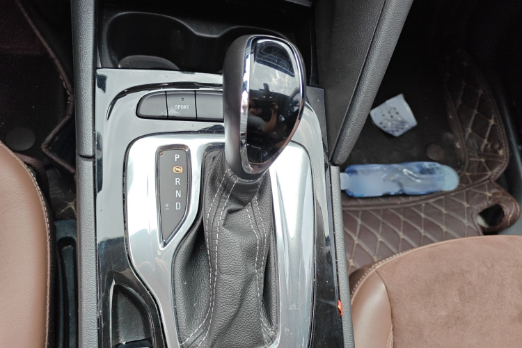 别克 君威 2019款 20T 精英型 国VI局部细节18