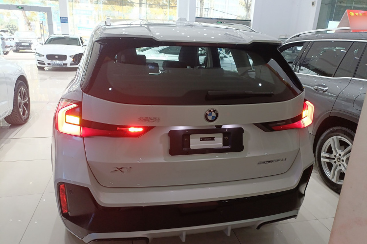 宝马X1 2024款 sDrive25Li M运动套装车身外观6004