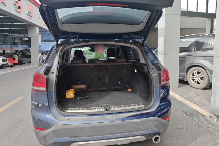 宝马X1 2020款 xDrive25Li 尊享型机舱底盘23