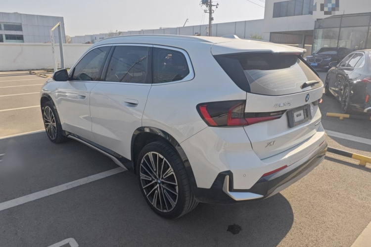 宝马X1 2023款 xDrive25Li X设计套装车身外观4