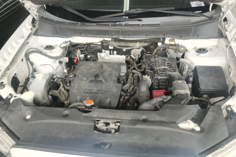 三菱 劲炫ASX 2016款 1.6L 手动两驱进取版机舱底盘24