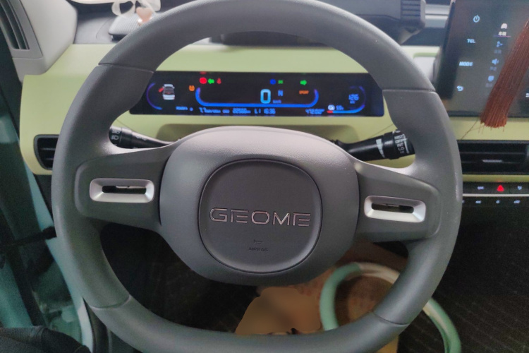 吉利银河 2024款 熊猫mini 200km 耐力熊中控内饰13