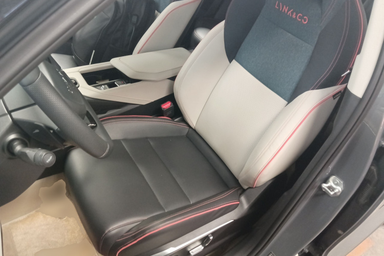 领克06 2020款 1.5T 耀Halo中控内饰19